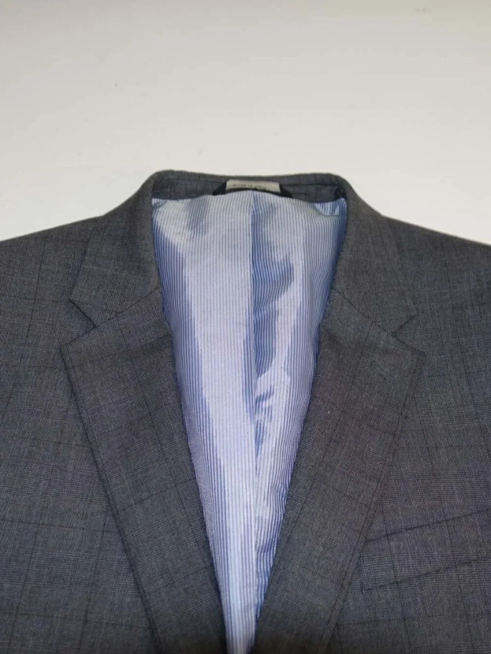 Banana Republic Men's 2 Button Suit Size 44 Regular 34 x 31 Medium Gray Plaid R